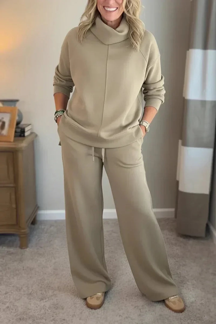 Thalia - Two-Piece Travel Set with Turtleneck