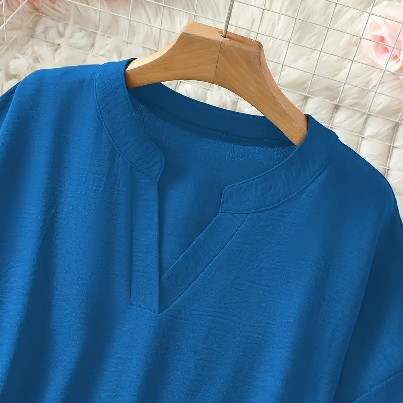 Véronique | V-Notch Blouse